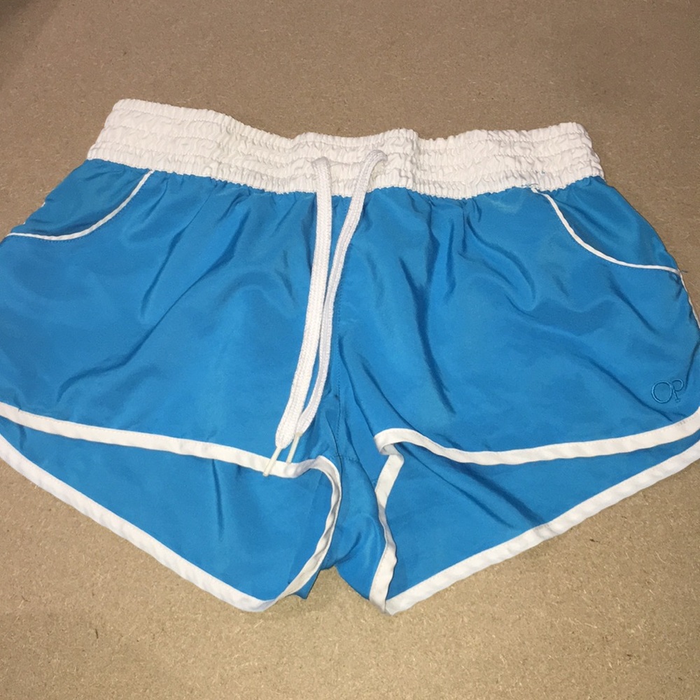 Booty shorts with pockets in front